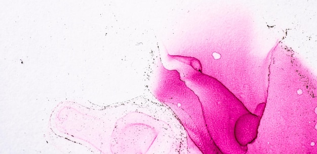 Fondo fluido de color brillante abstracto, pintura de alcohol dibujada a mano con vetas doradas, textura de técnica de tinta líquida para el diseño de fondo