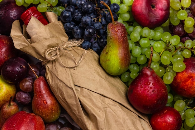 Foto fondo de fruta fresca y vino espacio de copia de vista superior del festival de la cosecha