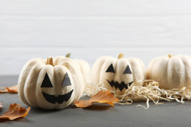 Fondo de Halloween con pan de jengibre y otros dulces con lugar para texto