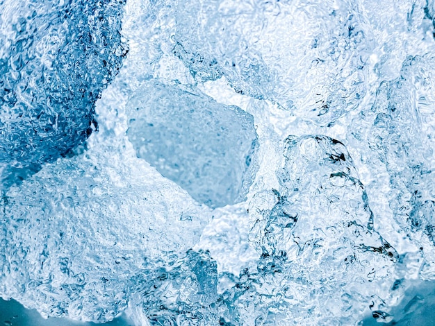 Fondo de hielo abstracto, los cubos de hielo se sienten frescos en los días calurosos, el hielo es indispensable en verano