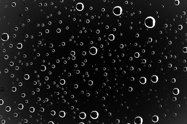 fondo húmedo negro / gotas de lluvia para superponer en la ventana, concepto de clima otoñal, fondo de gotas de lluvia sobre vidrio transparente