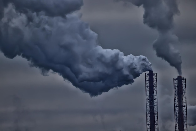 fondo de humo de tubería de fábrica abstracto gris, contaminación de co2