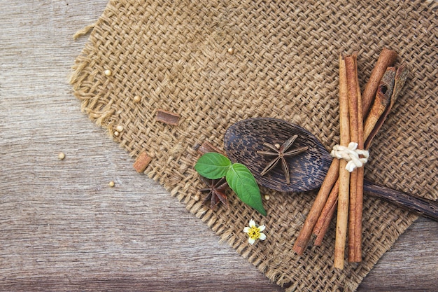 Fondo de ingredientes herbales para crear contenido saludable