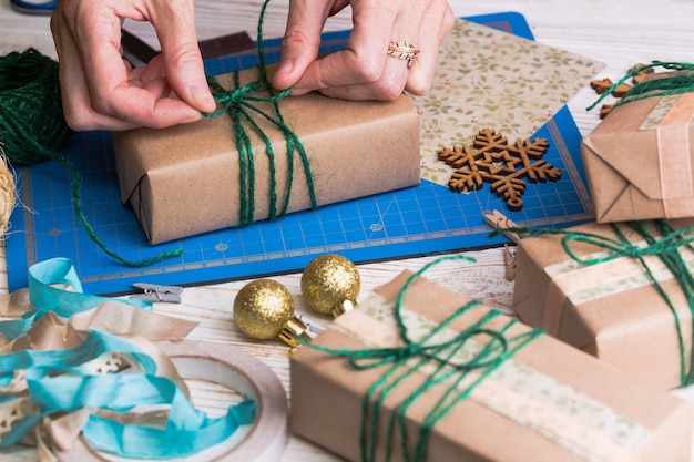 Fondo del libro de recuerdos. navidad - niña packs regalo