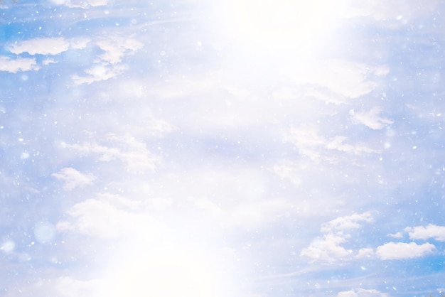 Fondo de la llamarada del cielo del sol, resumen de las nubes de la luz del sol
