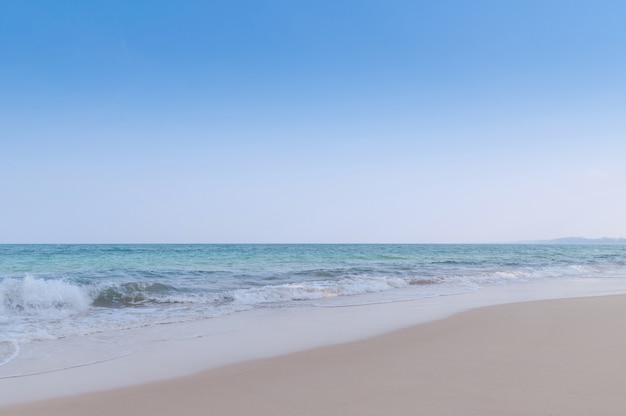 Fondo de mar y playa con espacio de copia