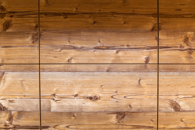 El fondo marrón con tablas de madera horizontales