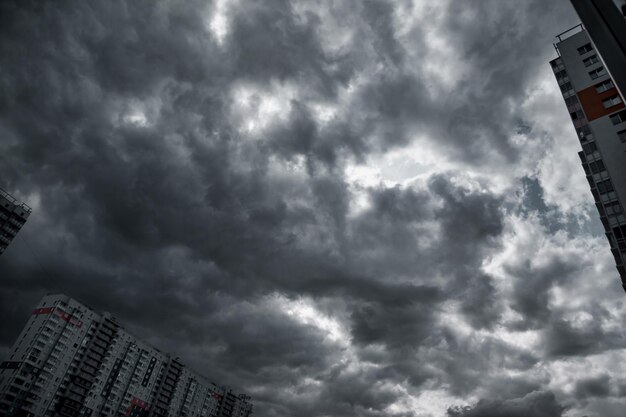 Fondo natural de cloudscape dramático