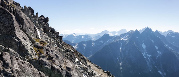 Foto fondo de naturaleza canadiense del paisaje de las montañas rocosas