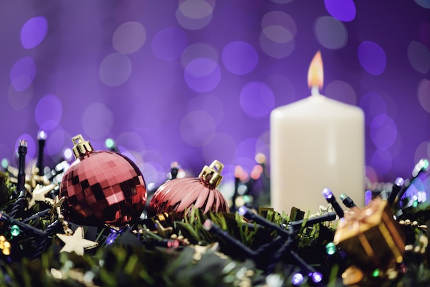 Foto fondo de navidad y año nuevo con adornos navideños maqueta de banner de medios