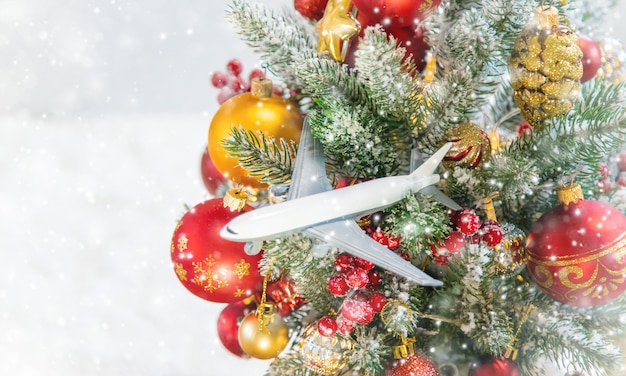 Fondo de Navidad con avión. viajes. enfoque selectivo naturaleza