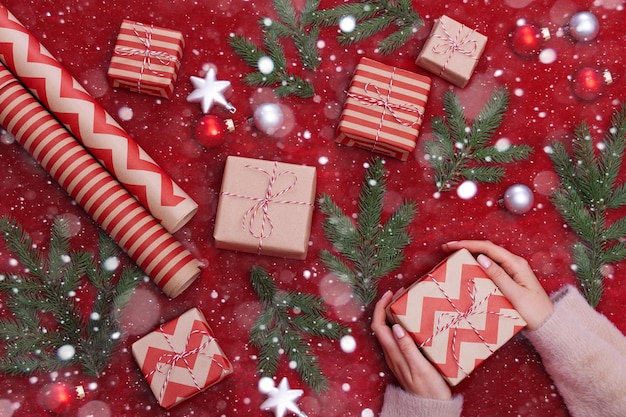 Fondo de Navidad con cajas de regalo.