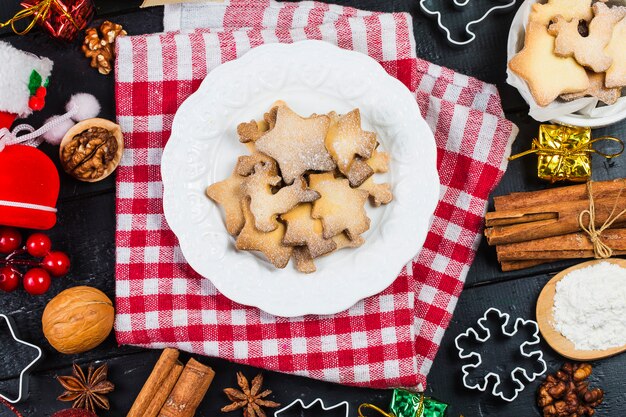 Fondo de Navidad con galletas de temporada.