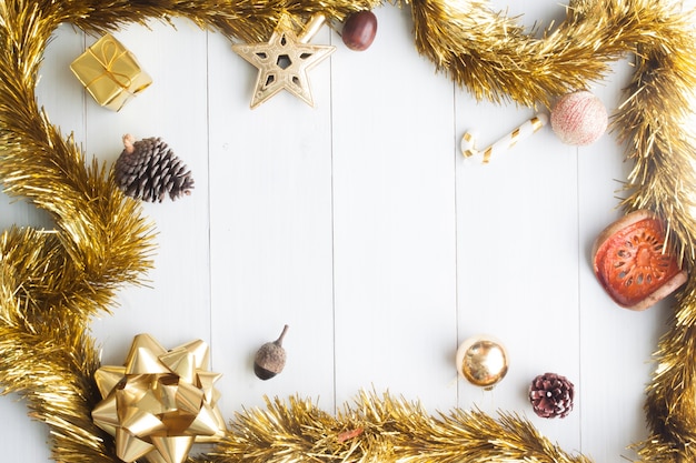 Fondo de Navidad, objeto de arte de cajas de regalo de ornamentos, endecha plana