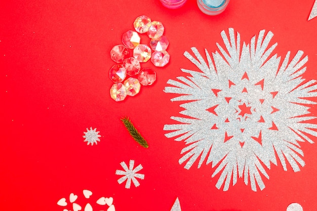 Fondo navideño con decoración navideña realista