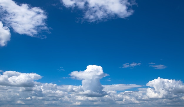 Fondo de nubes de cielo