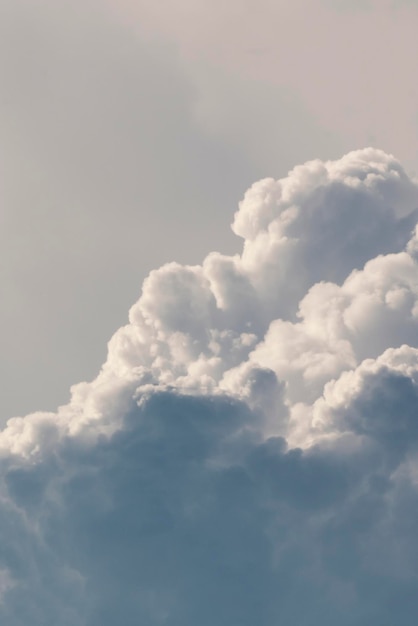 Fondo de nubes esponjosas