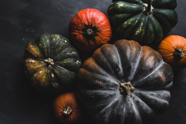 Fondo de otoño con calabaza y calabaza