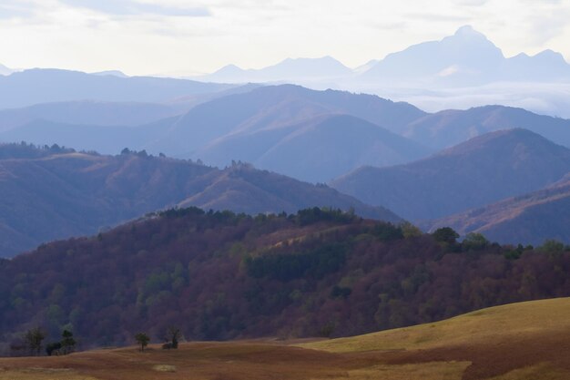 fondo del paisaje montañoso