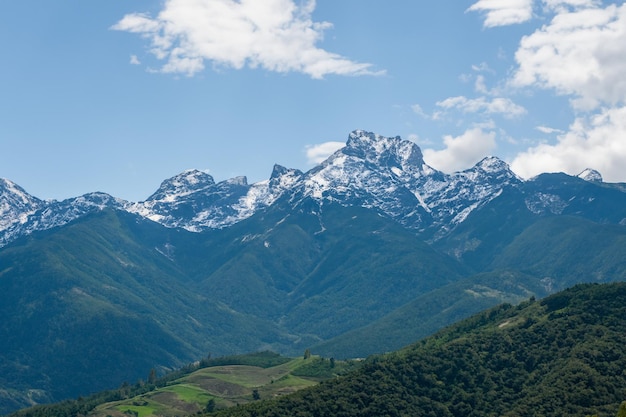 fondo del paisaje montañoso