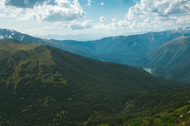 fondo del paisaje montañoso