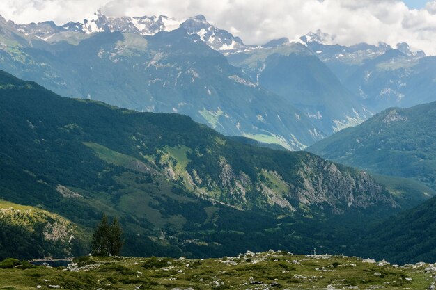 fondo del paisaje montañoso