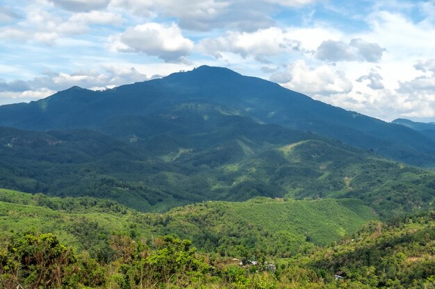 Foto fondo del paisaje montañoso