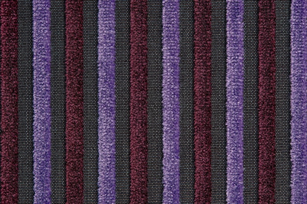 Fondo de pana con patrón de líneas de cerca Textura de textil de pana violeta útil como fondo Textura de línea vertical de lienzo