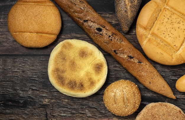 Fondo de panes variados desde arriba Comida de panadería Concepto de comida saludable endecha plana