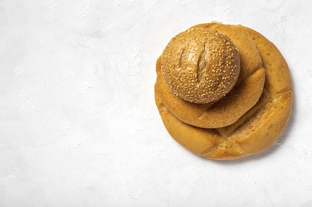 Fondo de panes variados desde arriba Comida de panadería Concepto de comida saludable endecha plana