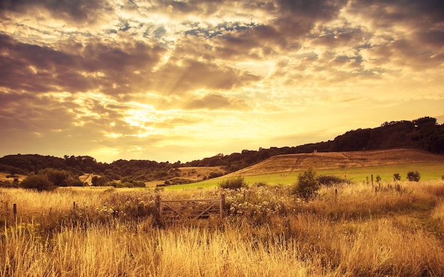 Fondo de pantalla de la granja Crepúsculo