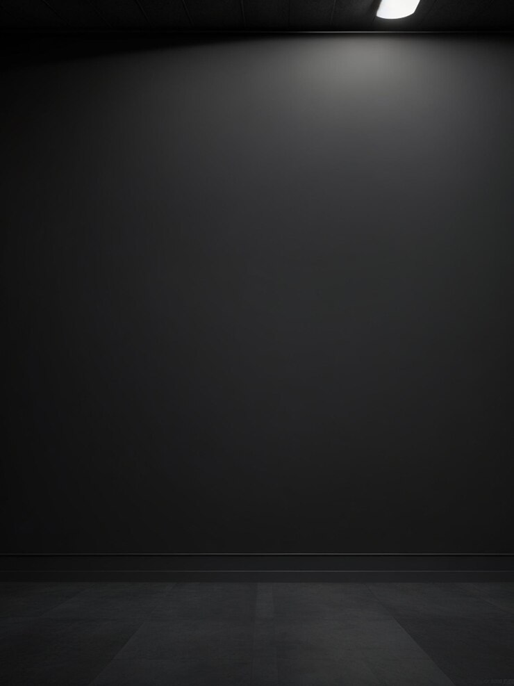 El fondo de la pared es negro.