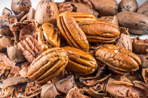 Fondo pelado y nueces