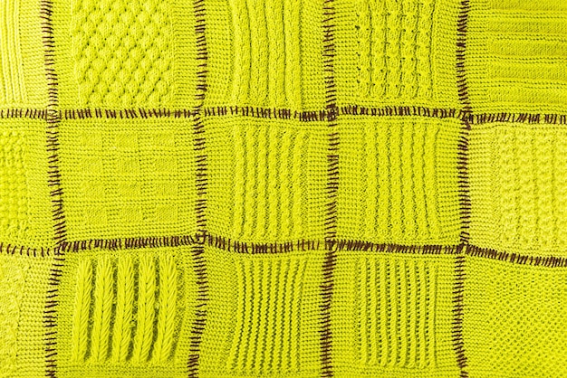 Fondo de un producto verde en técnica de mosaico Granny crochet cuadrado