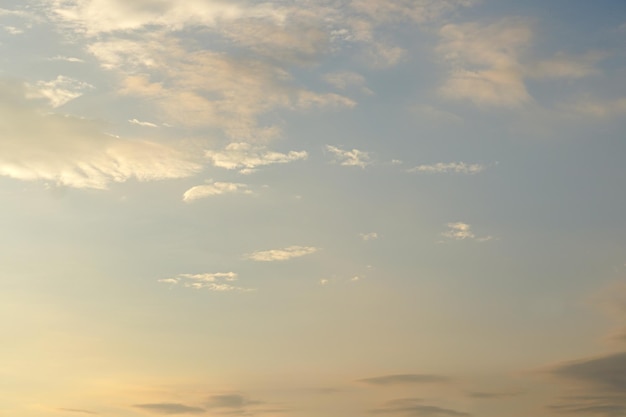 Fondo de la puesta de sol en la noche