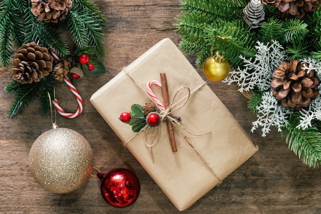 Fondo de tablón de mesa de madera en concepto de Navidad