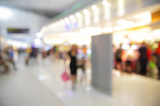 Fondo de la tienda libre de impuestos en el aeropuerto fuera de foco