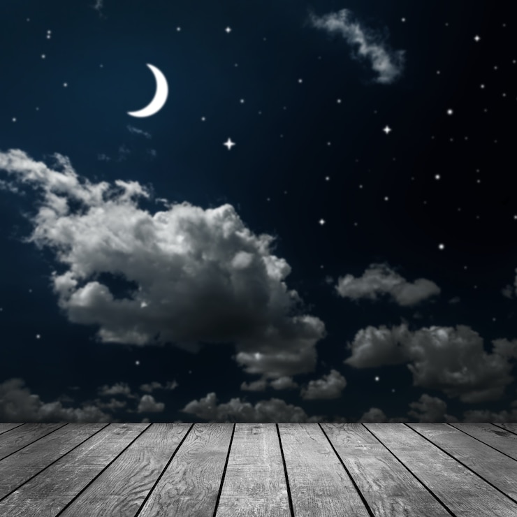 Foto fondos cielo nocturno con estrellas, luna y nubes. madera
