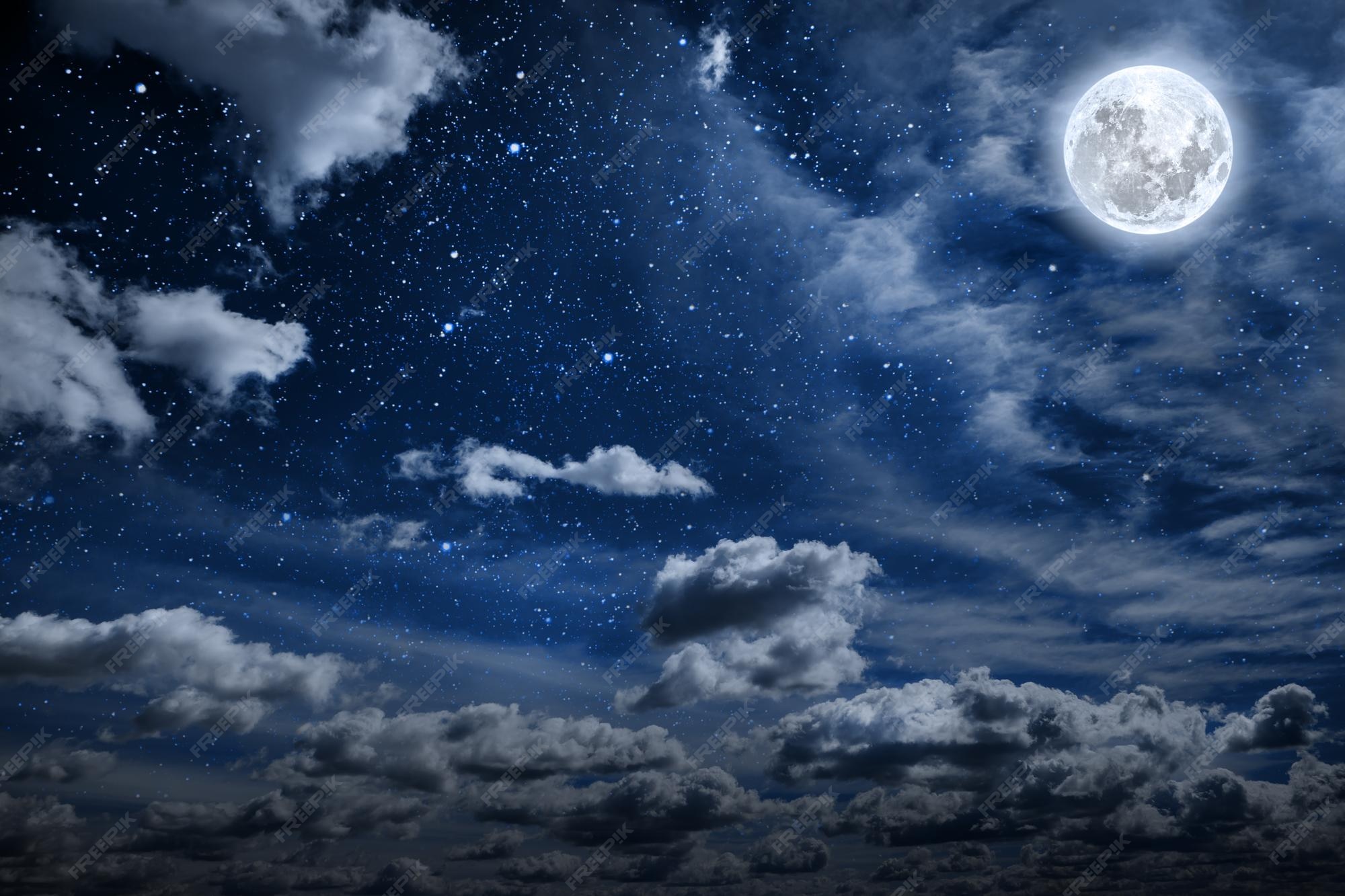  Fondos cielo nocturno con estrellas y luna y nubes | Foto Premium