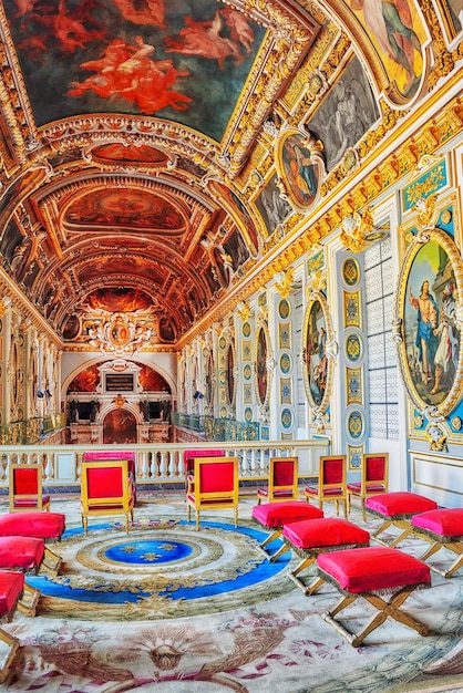 FONTAINEBLEAU FRANCIA 09 DE JULIO DE 2016 Interiores del Palacio de Fontainebleau La Sala sobre la Capilla Chateau fue uno de los principales palacios de los reyes franceses