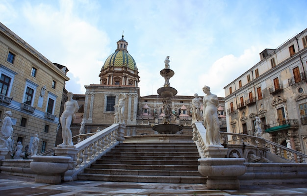 Fontana delle vergogne em palermo