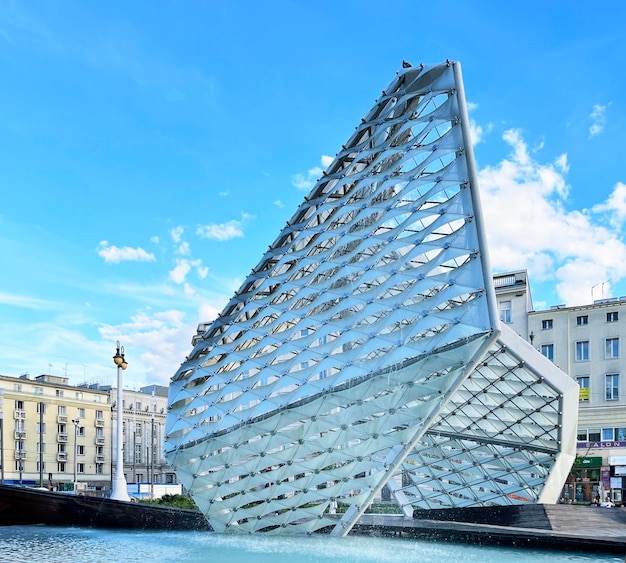 Fonte da Liberdade em close-up de Poznan. Pontos turísticos da cidade de Poznan na Polônia