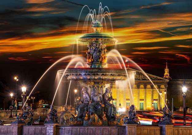 Fonte des mers na place de la concorde em paris