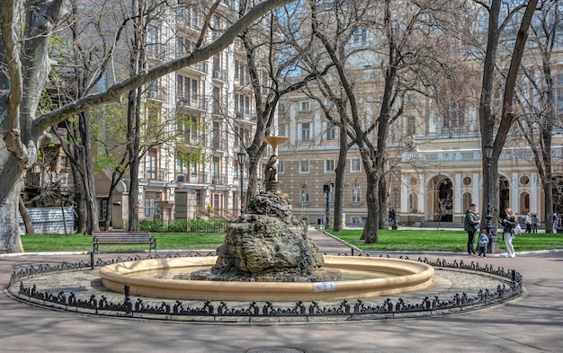 Fonte na praça Palais Royal em Odessa Ucrânia