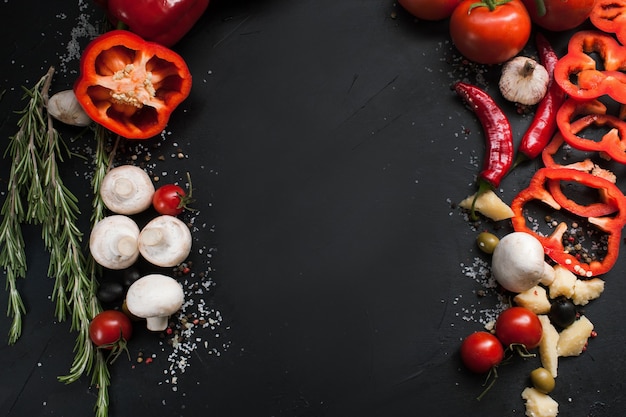 Food-Fotografie. Bio-Gemüse-Sortiment-Gewürze mischen Hintergrund. gesundes vegetarisches Lebensstilkonzept