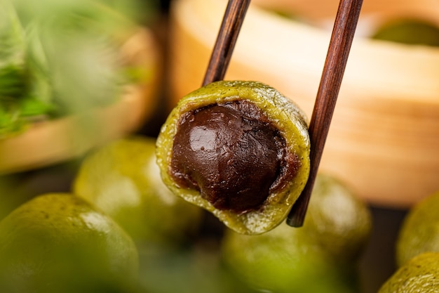 Food of Tomb Sweeping Day Festival in China-grünem Knödel