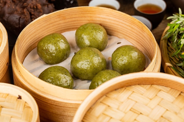 Food of Tomb Sweeping Day Festival na China - bolinho verde