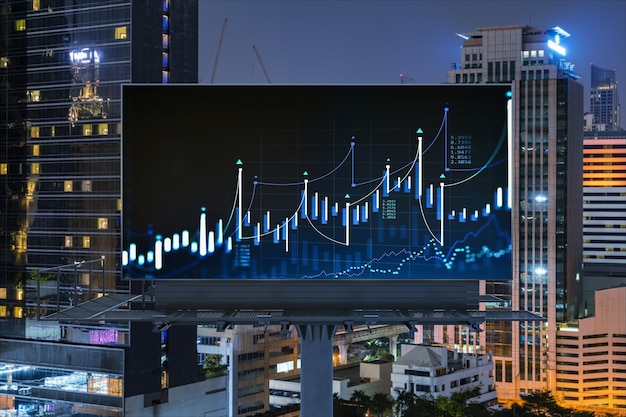 FOREX-Graph-Hologramm auf Billboard-Antenne Nachtpanorama Stadtbild von Bangkok Der entwickelte Standort für Börsenforscher in Südostasien Das Konzept der Fundamentalanalyse