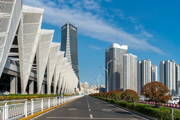 Forma de arquitectura geométrica moderna urbana