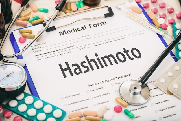 Forma medica diagnostico de tiroiditis de hashimoto